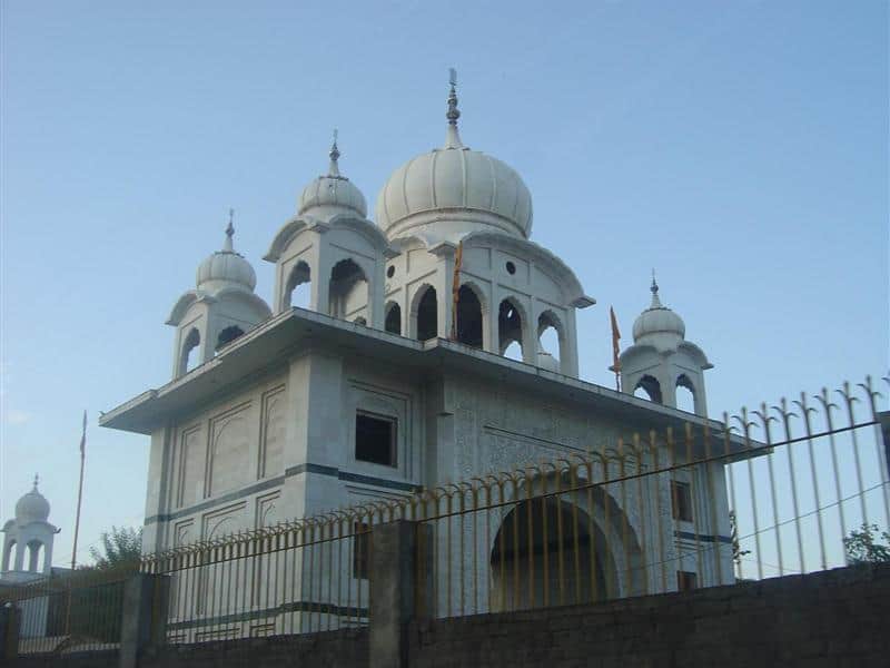Seek Blessings at Gurdwara Chatti Patshahi