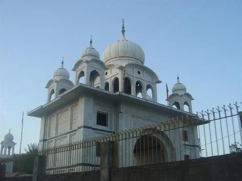 Seek Blessings at Gurdwara Chatti Patshahi