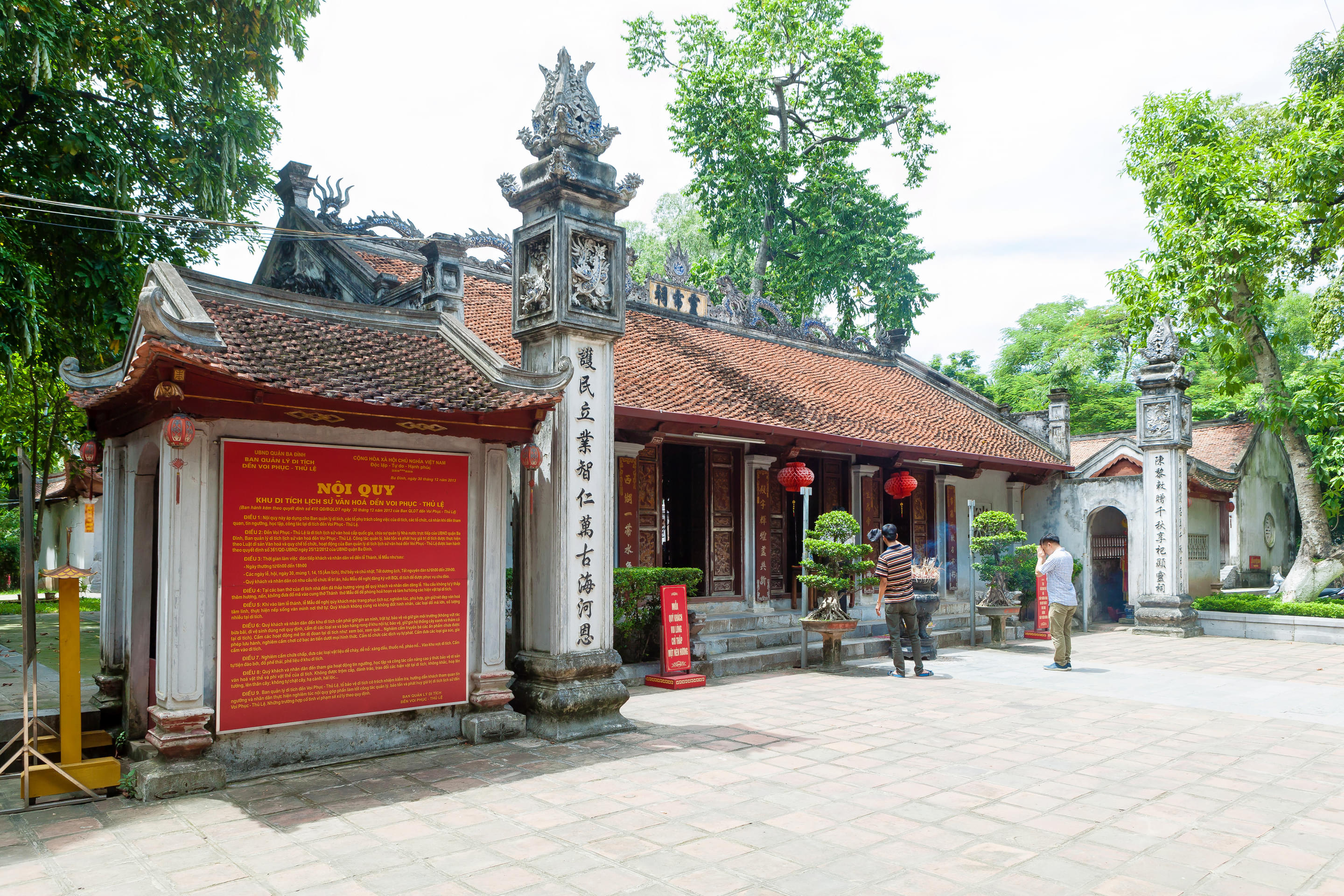 Voi Phuc Temple Overview