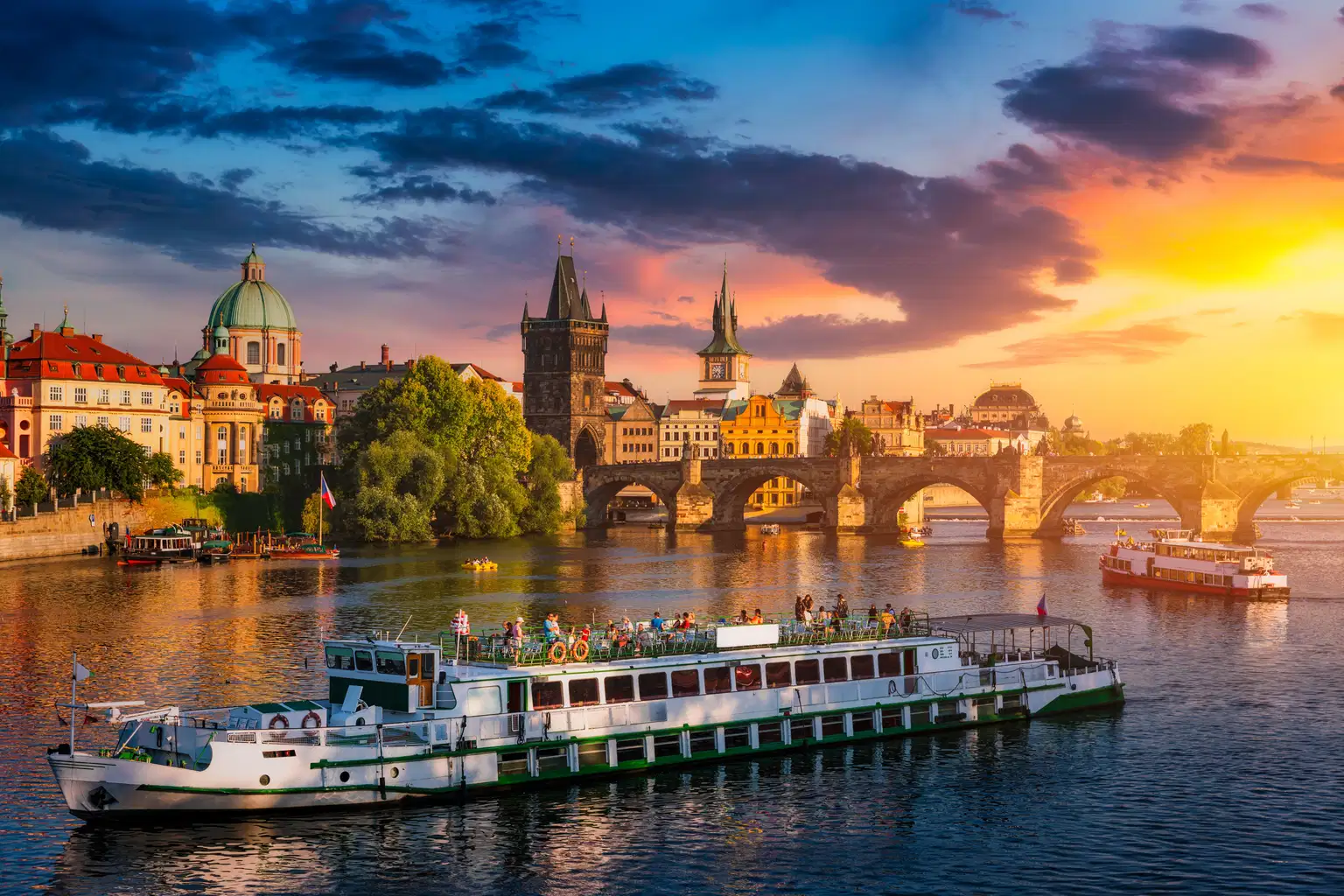 Splendid Europe with FREE Prague Evening Cruise Experience