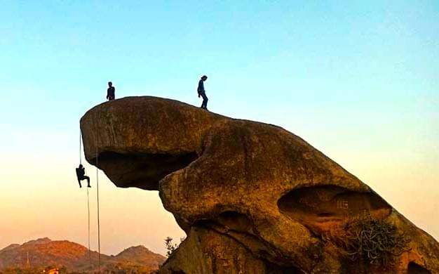 Go for Rappelling at Toad Rock