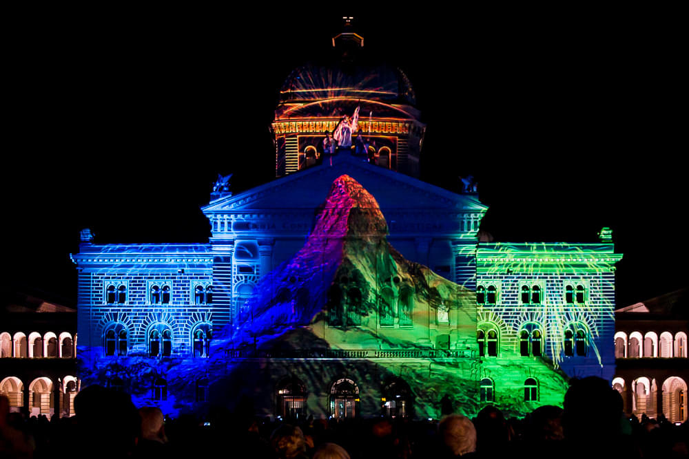 Attend the Rendez-vous Bundesplatz Light Show