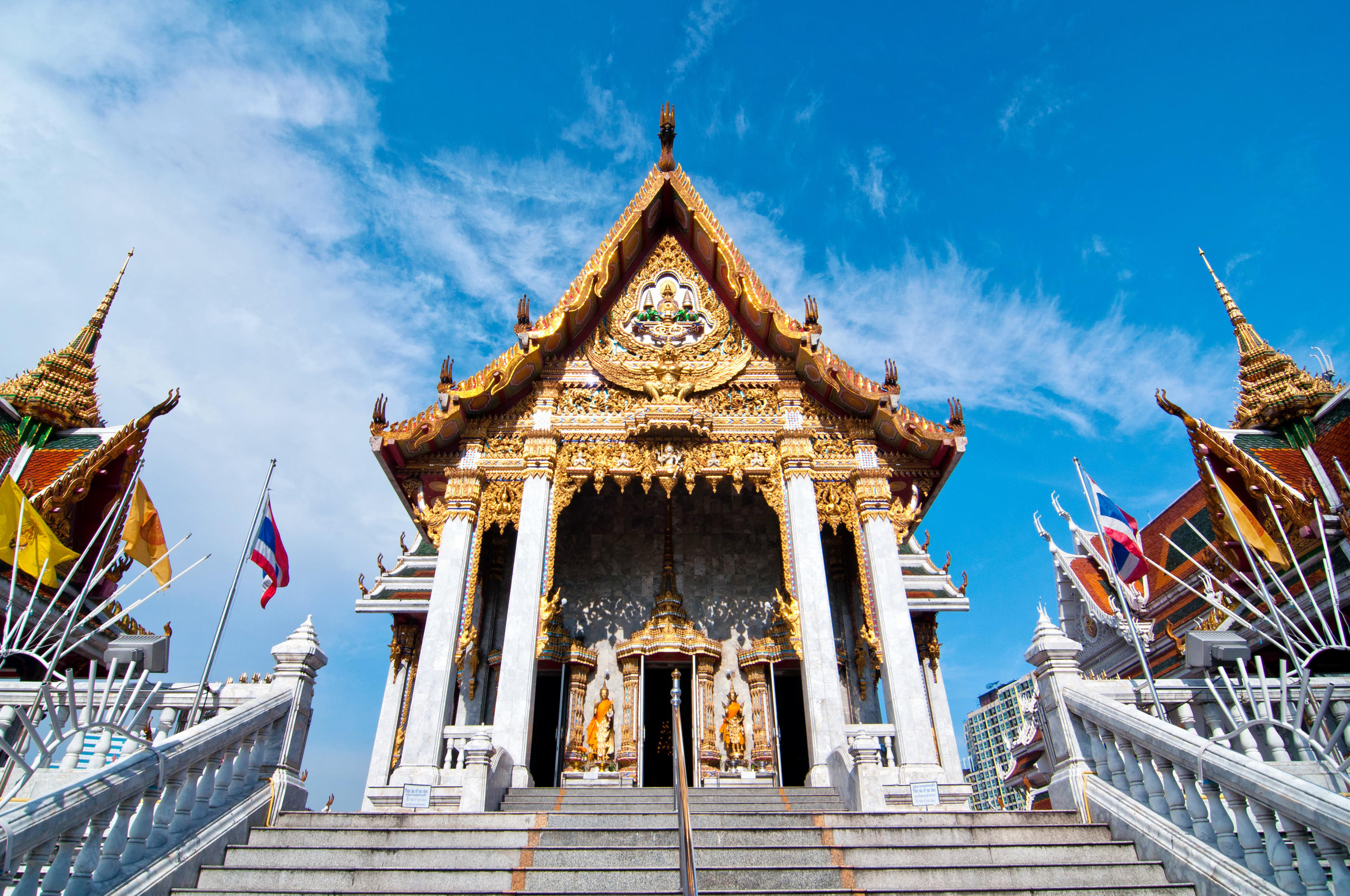 Wat Hua Lamphong Overview