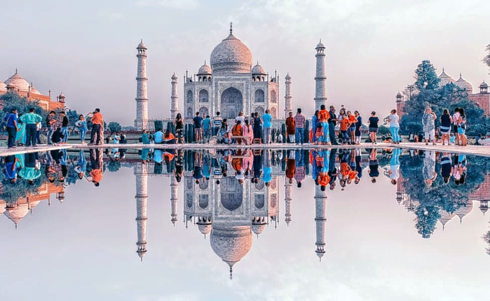 Delhi to Agra Tour Package One Day by Bus Image