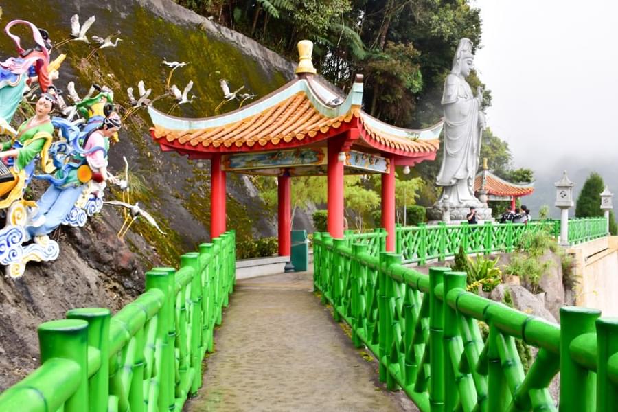 Bridge of Fairies at Chin Swee Temple