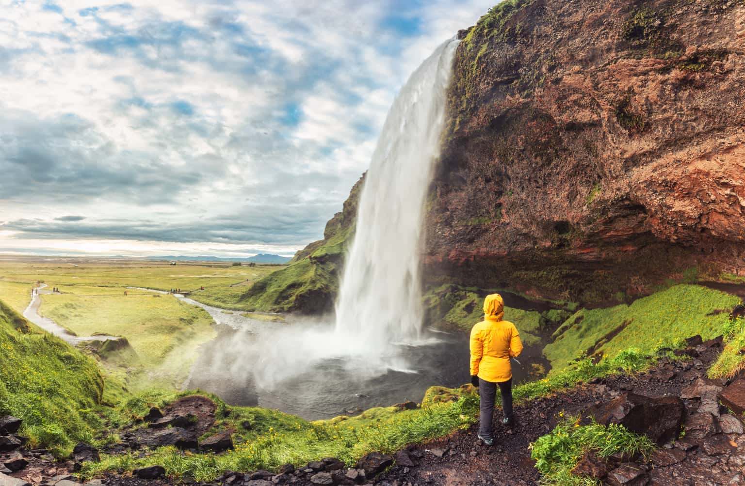 Iceland in a Nutshell | Discover Glaciers, Waterfalls and Northern Lights