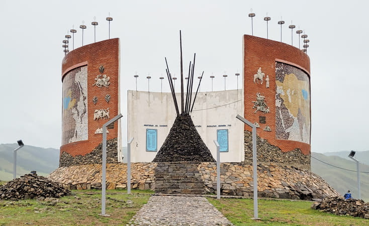 Monument for Mongol States
