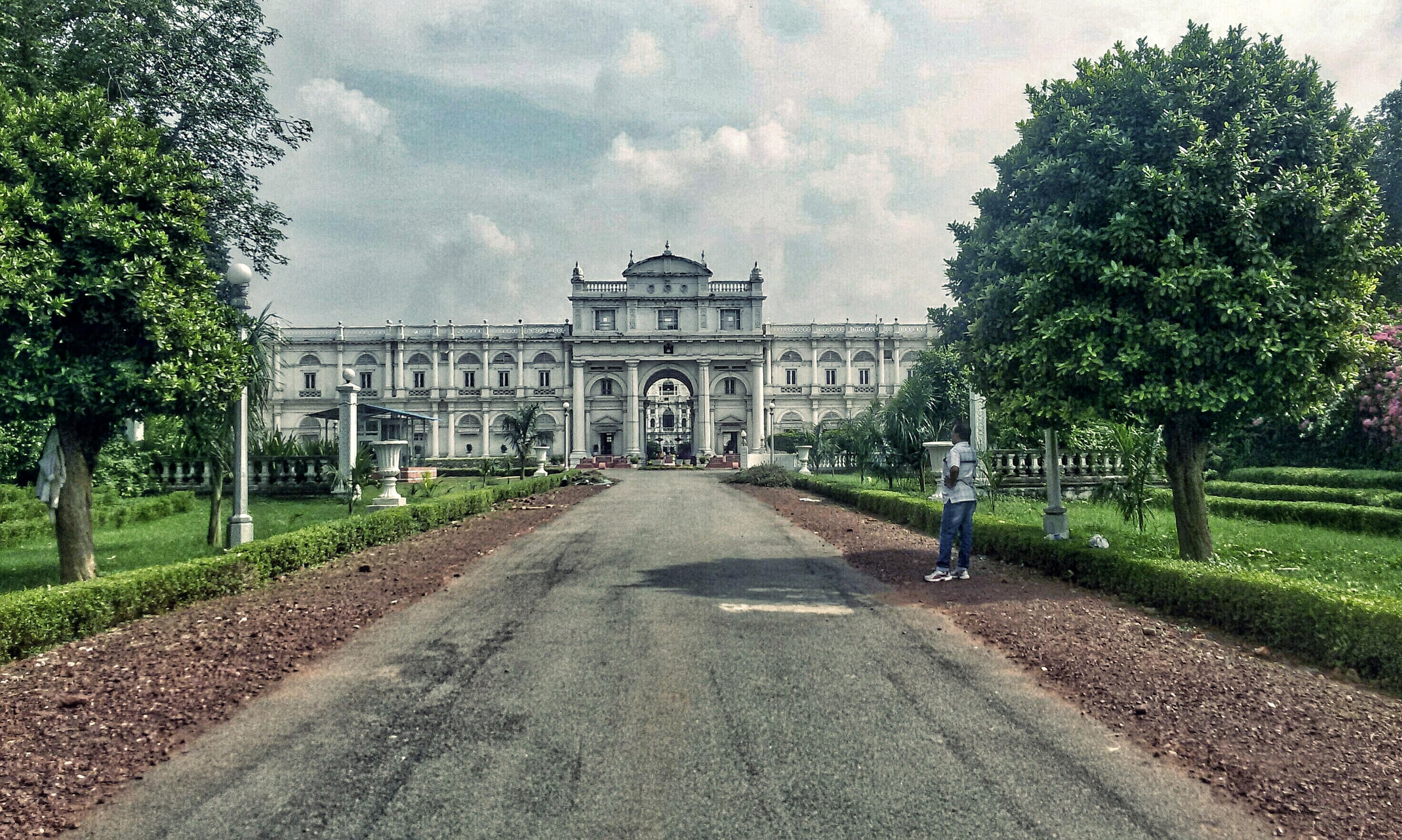 Jai Vilas Palace Overview