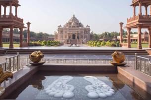 Embark on a 8 hour Ahmedabad City Tour & explore Akshardham temple