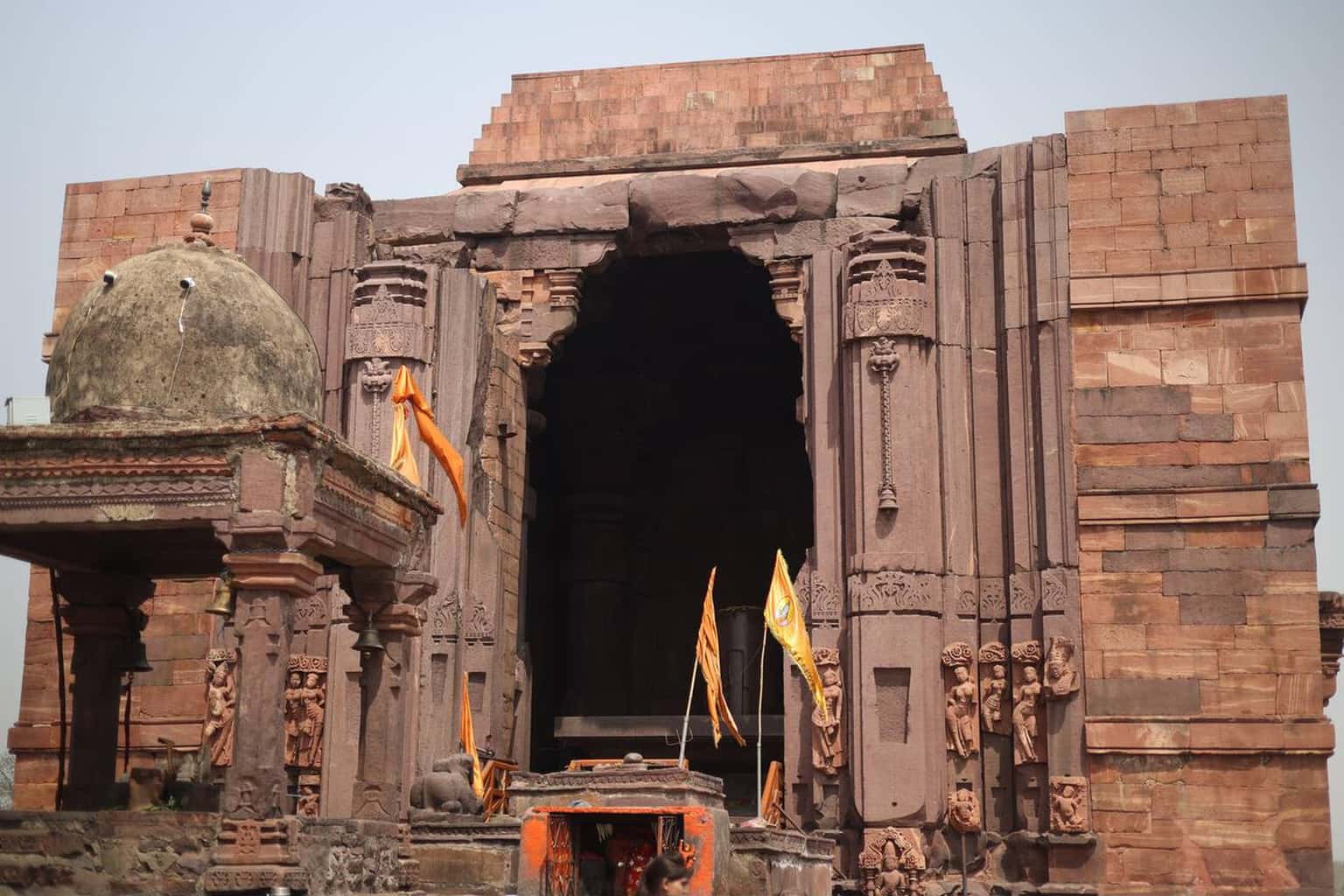 Bhimbetka Rock Shelters & Bhojpur Sightseeing Tour from Bhopal
