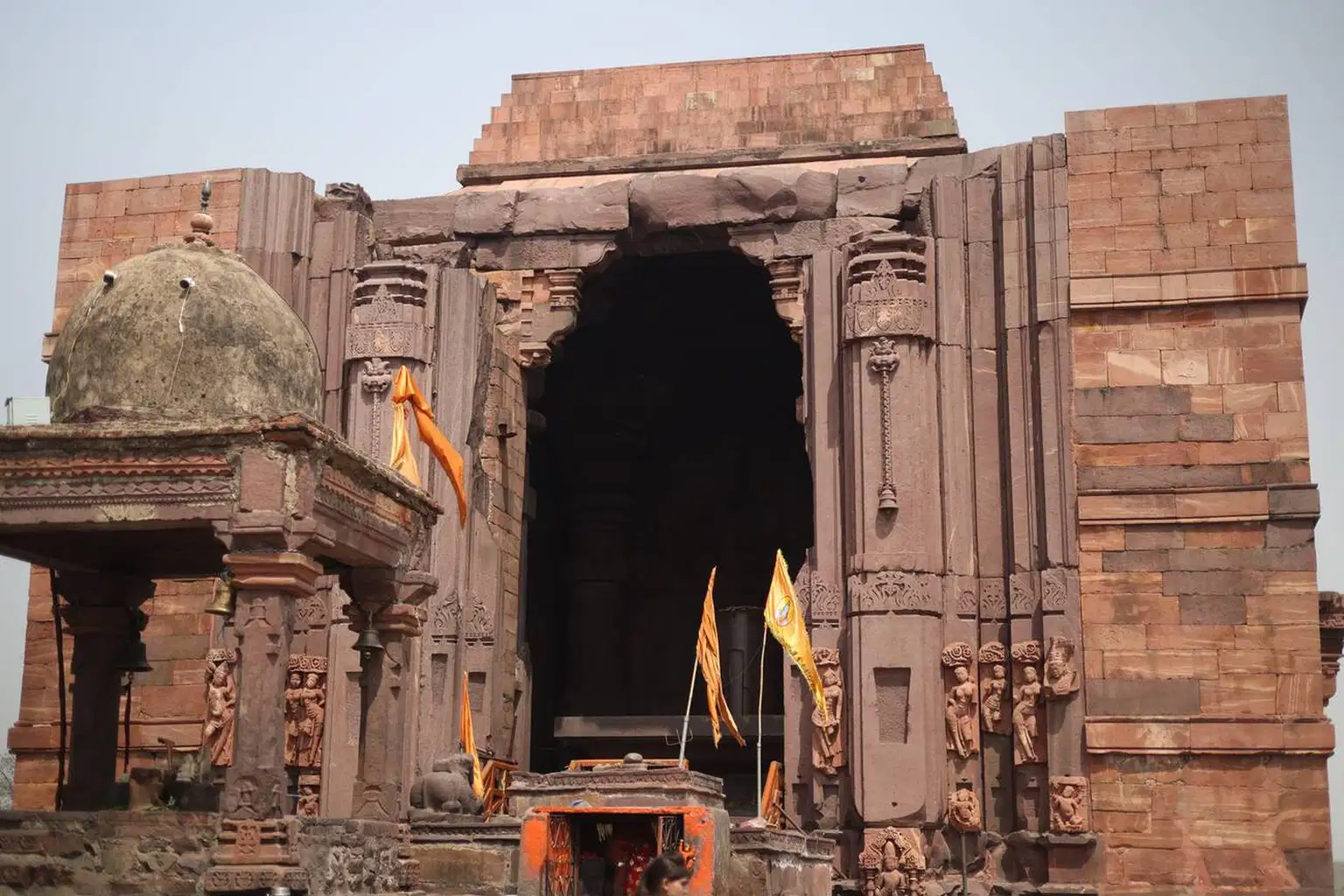 Bhimbetka Rock Shelters & Bhojpur Sightseeing Tour from Bhopal