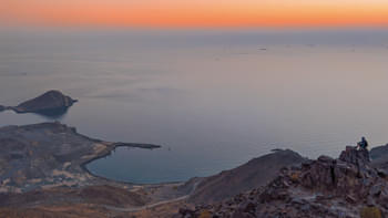 Gd1wp1hfpnsf4qj5xyliyth26w6l looking for the horizon