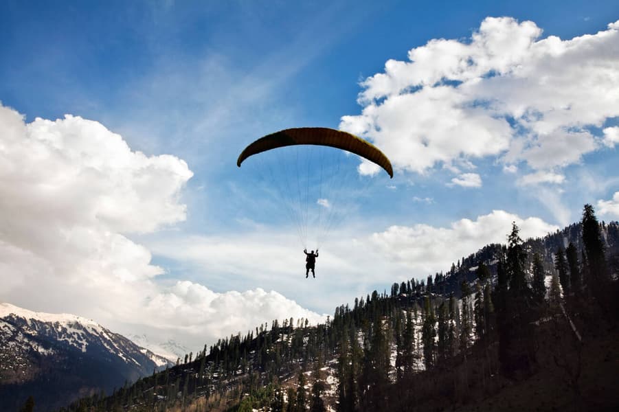 Paragliding in Dobhi Image