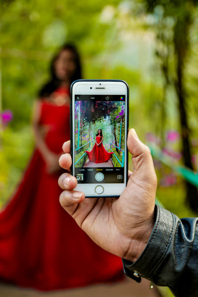 Candid Photoshoot in Munnar Image