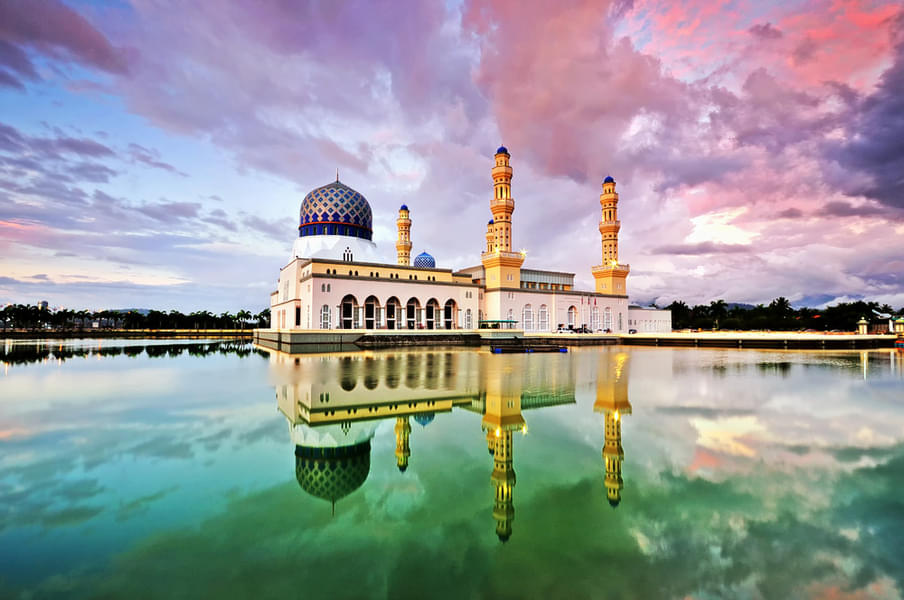 Malaysia Tour Package From India for Family Image
