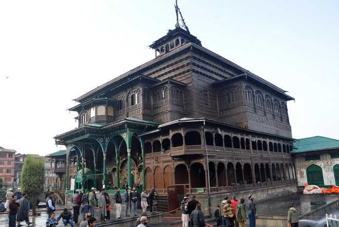 Explore Khanqah-e-Faiz Panah