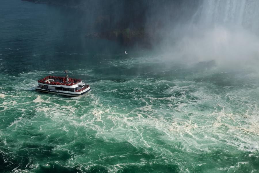 Niagara Falls Evening Tour with Boat Cruise From Toronto