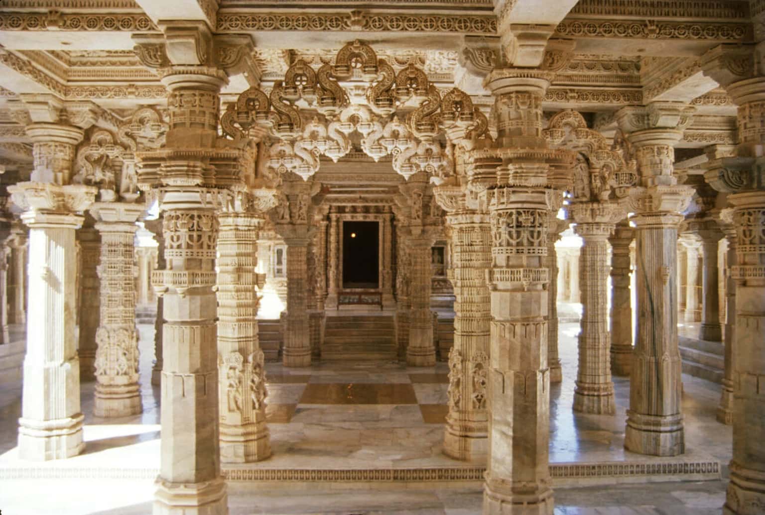 Udaipur to Mount Abu Sightseeing Tour