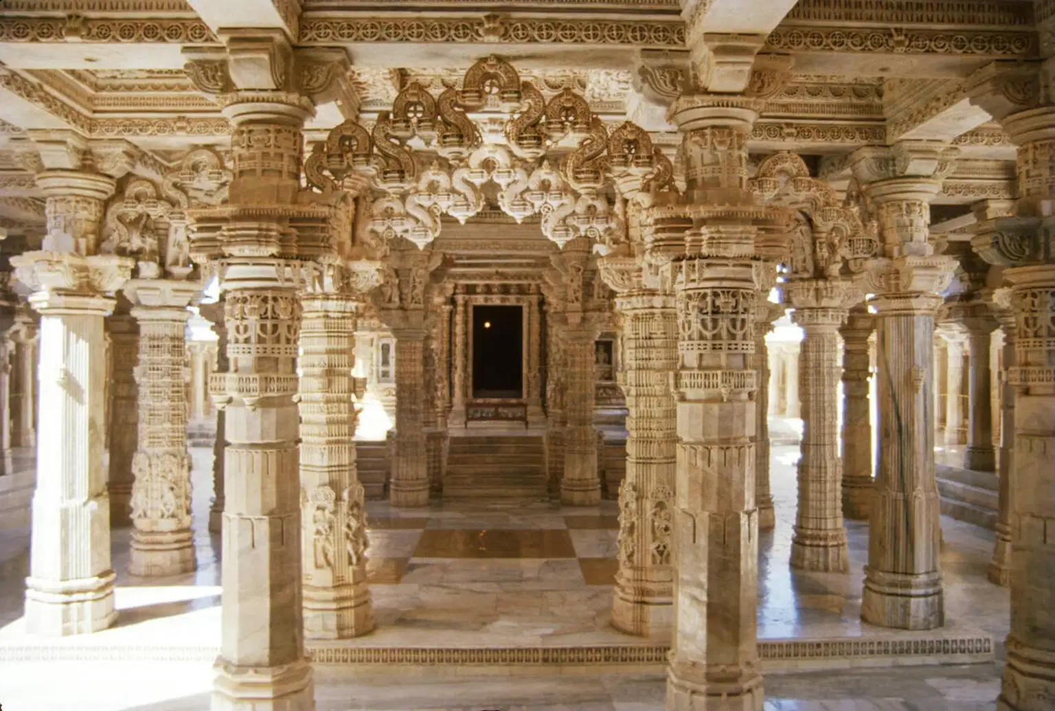 Udaipur to Mount Abu Sightseeing Tour