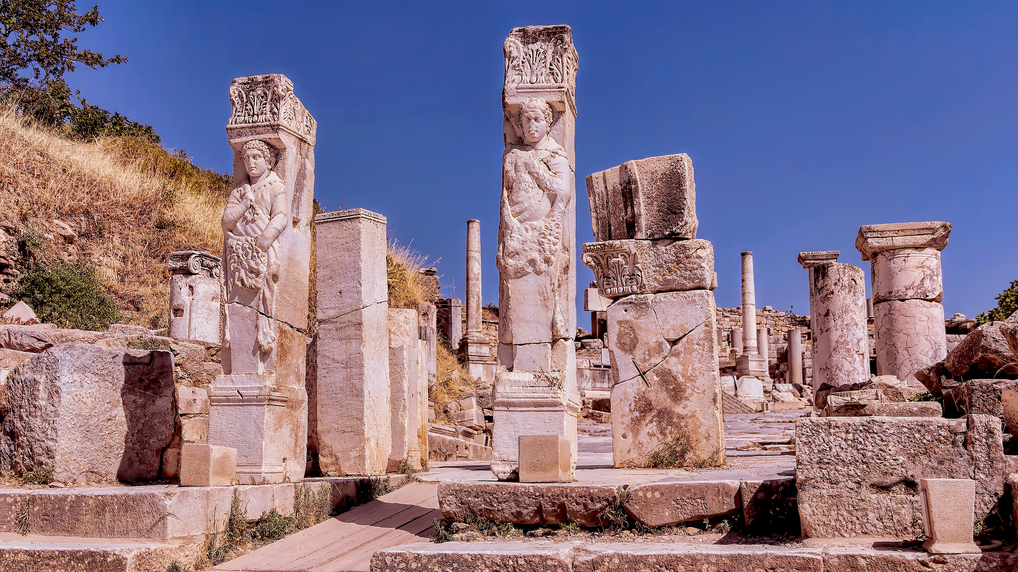 Hallmark of Ephesus – The Hercules Gate
