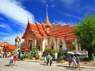 The majestic Chalong Temple.