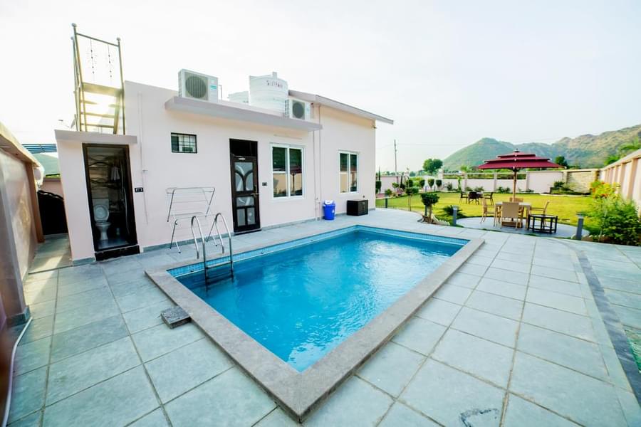 A Luxurious Villa With Pool In Udaipur Image