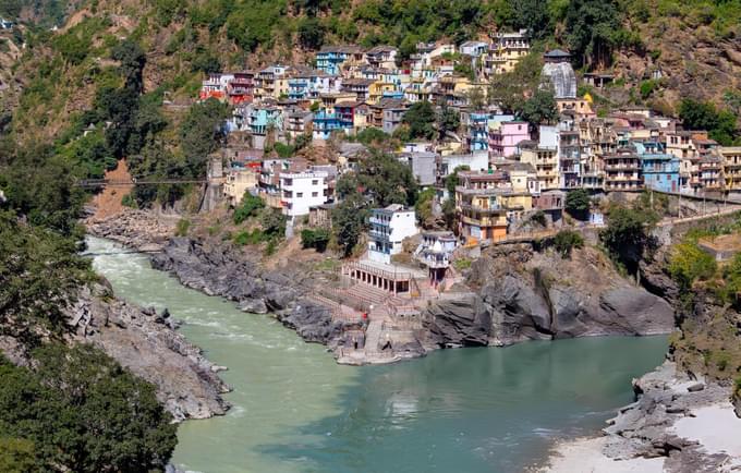 Witness the confluence of Alaknanda and Bhagirathi at Devprayag