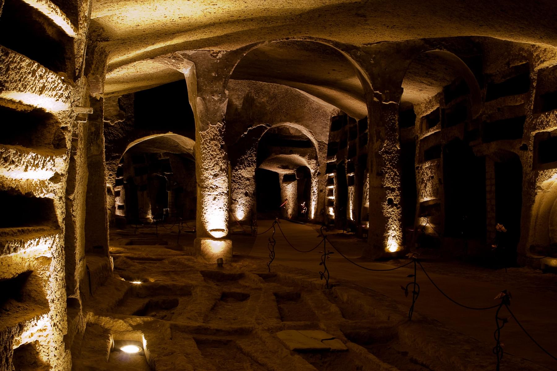 Explore Catacombe di San Gennaro