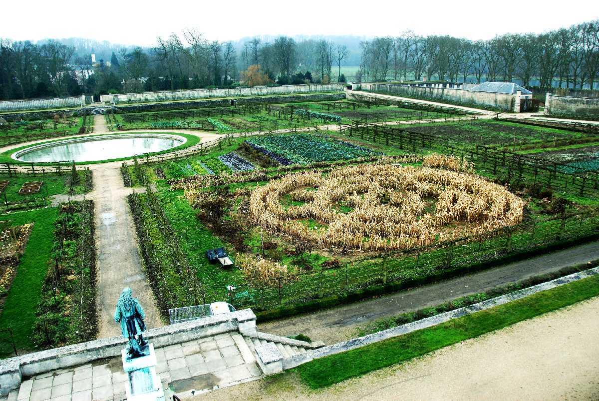 Jardin Du Roi Spice Garden Overview