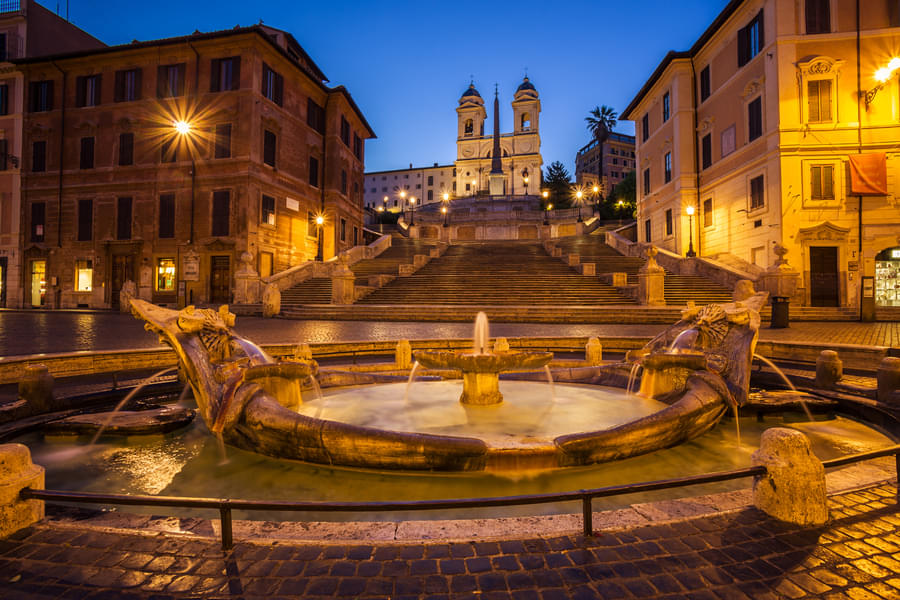 Visit the beauty of Piazza di Spagna