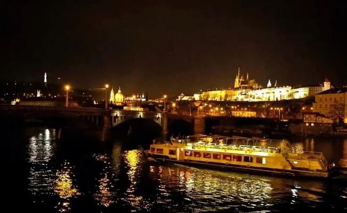 Prague Evening Cruise with Buffet-Style Dinner and Music