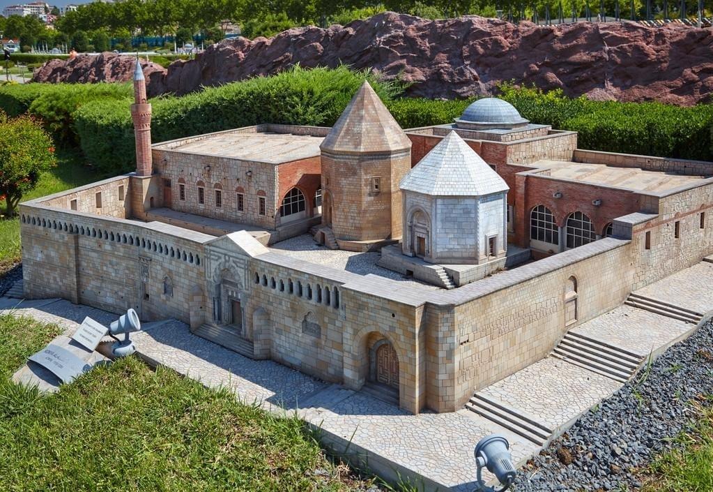 Alaeddin Mosque Overview