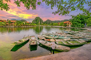 Admire the beauty of the Ninh Binh province of the Hanoi