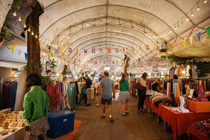 Chiang Mai Night Bazaar.jpg