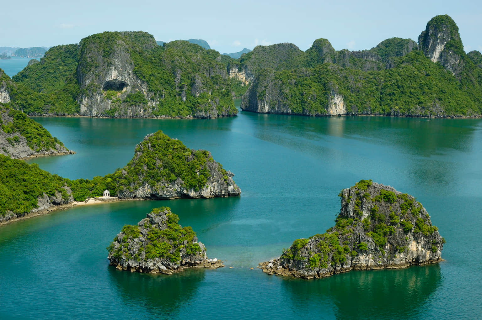 Ong Cam Area, Halong Bay