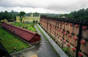 Hheiuh4p63cefvme3iljlk4l5cvf cellular%20jail 1