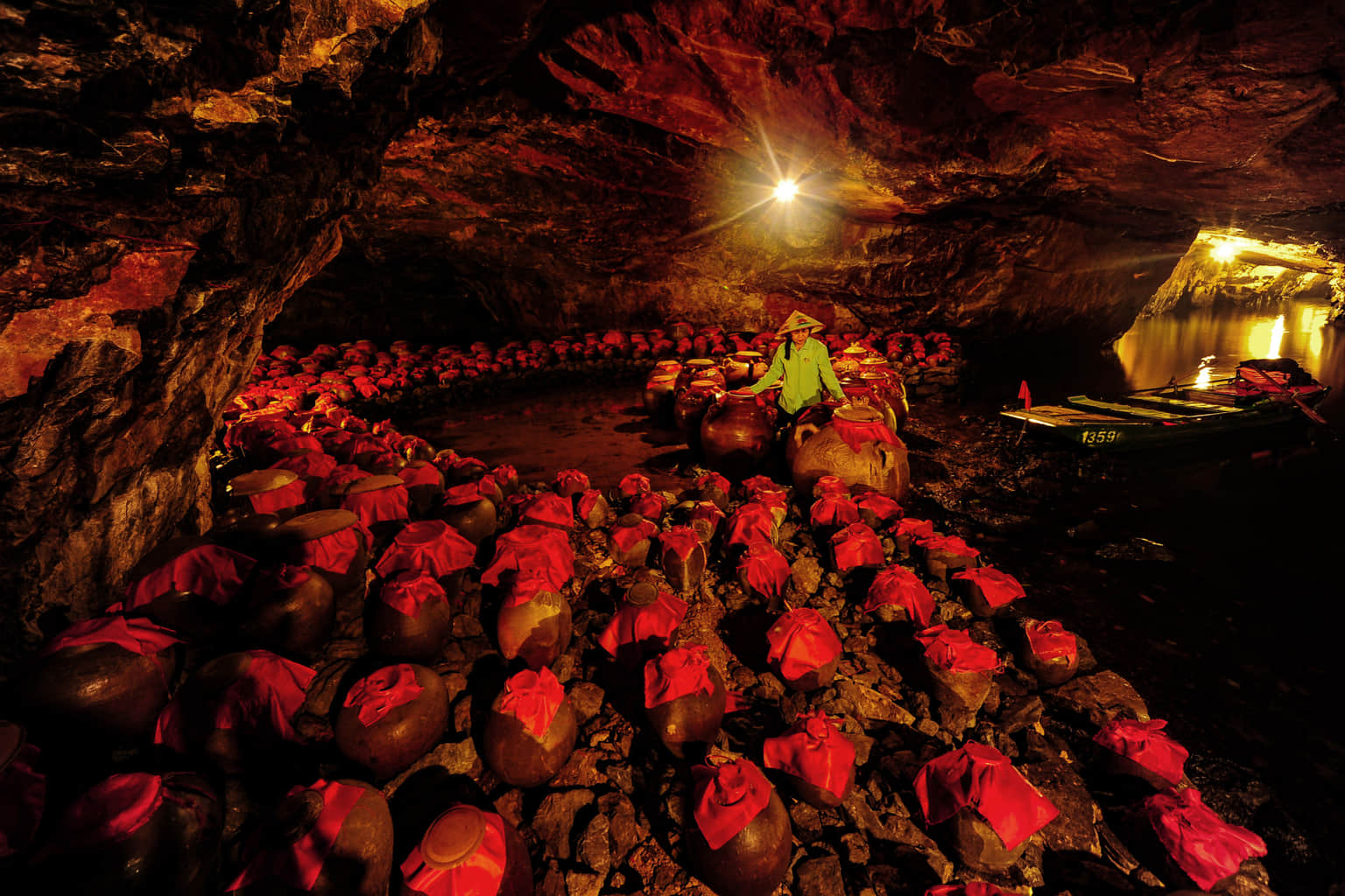 Nau Ruou Cave