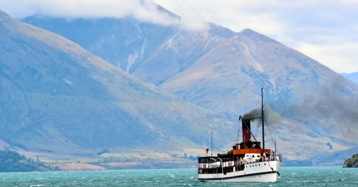 Tss Earnslaw Steamship Cruise In Queenstown Image