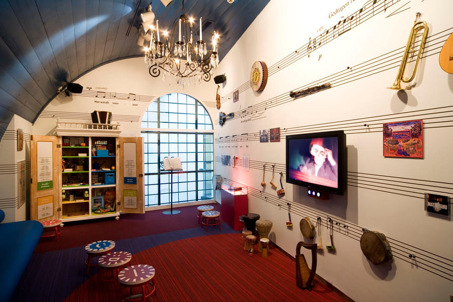 Learn all about the Jewish culture through various exhibits at the Jewish Museum, Amsterdam