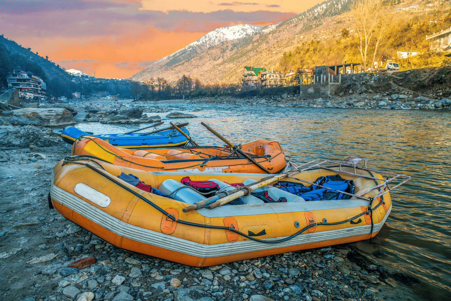 River Rafting And Paragliding In Manali