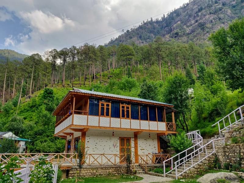 A Hilltop Hideaway In Tirthan Valley Image