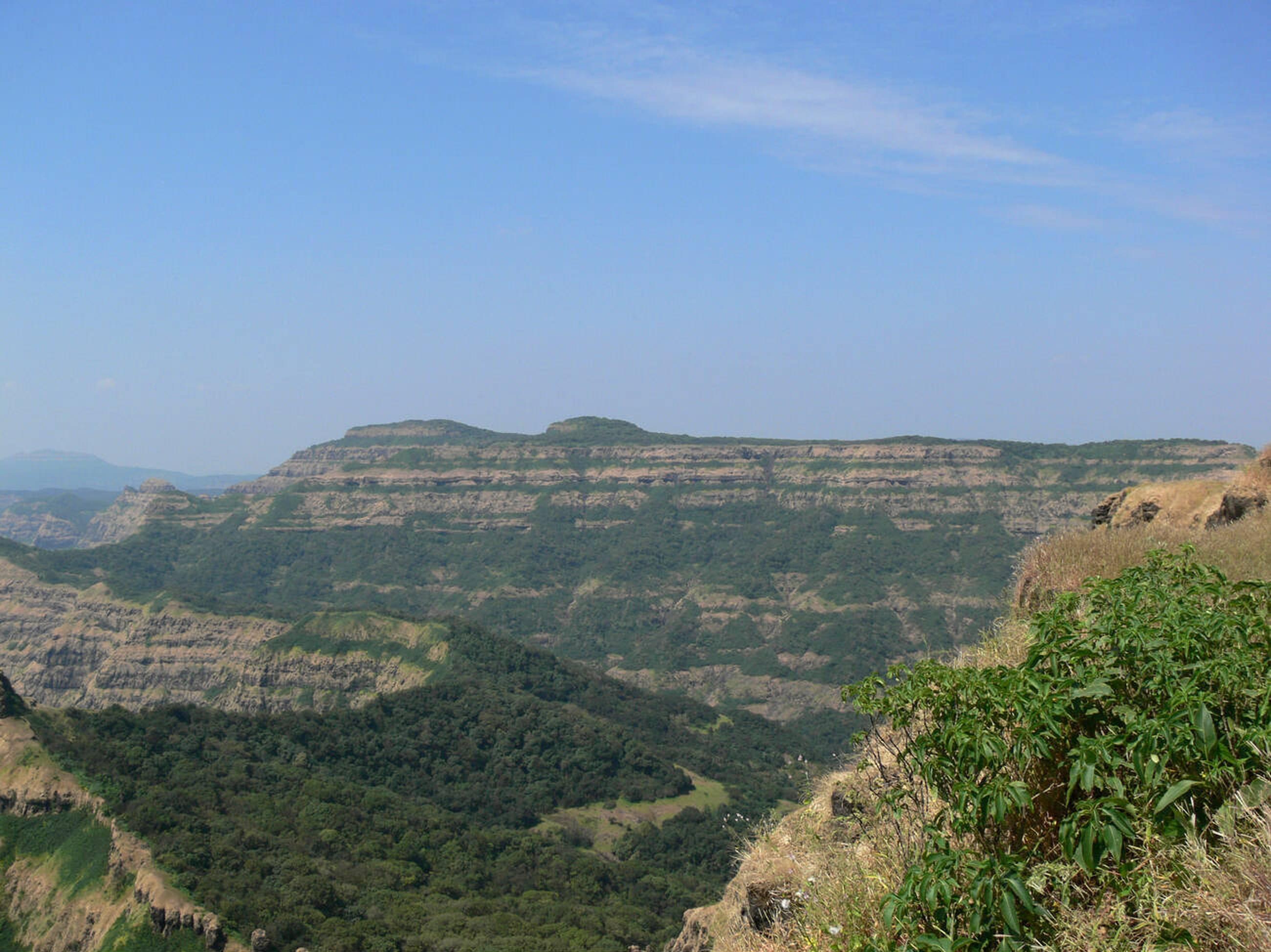 Vasota Fort Overview