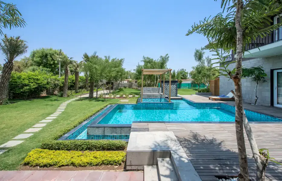 Luxury Villa With Private Swimming Pool In Jaipur Image