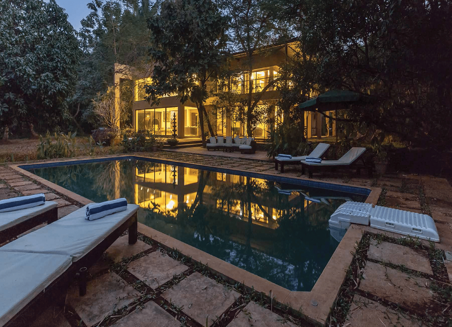 Stays Near Pune