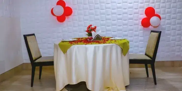 Candlelight Dinner With Private Movie Screening For A Couple, New Delhi