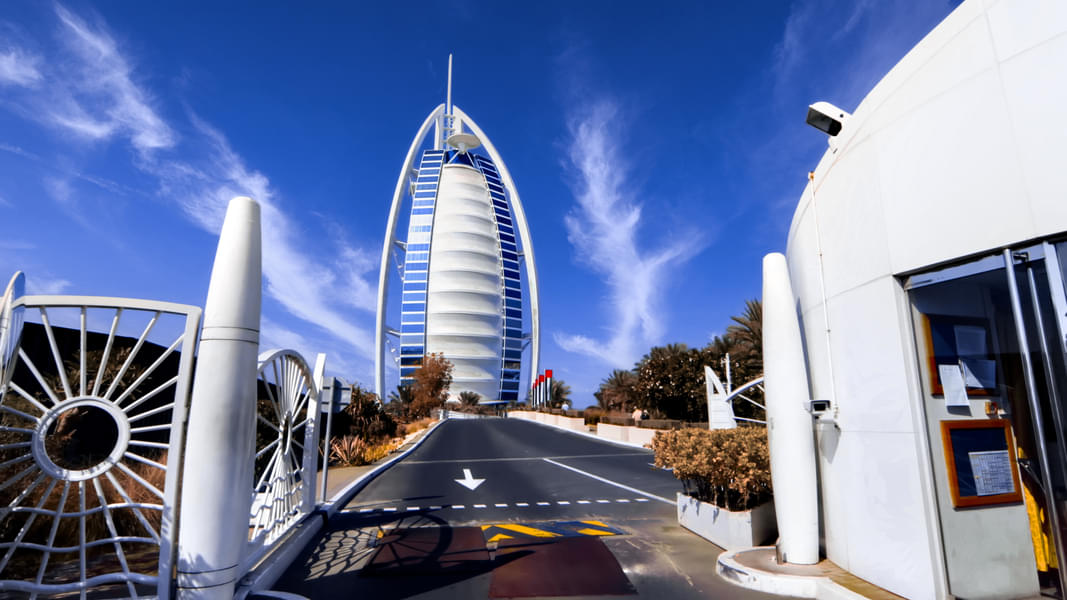 Capture stunning pictures on the way to Burj Al Arab in Buggy Ride
