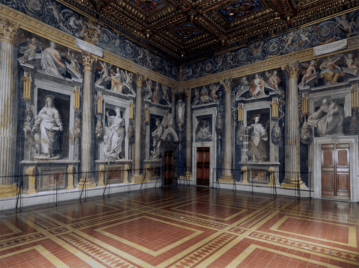  Inside Vatican Museums
