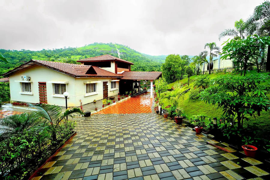 Villa Stay With Infinity Pool Image