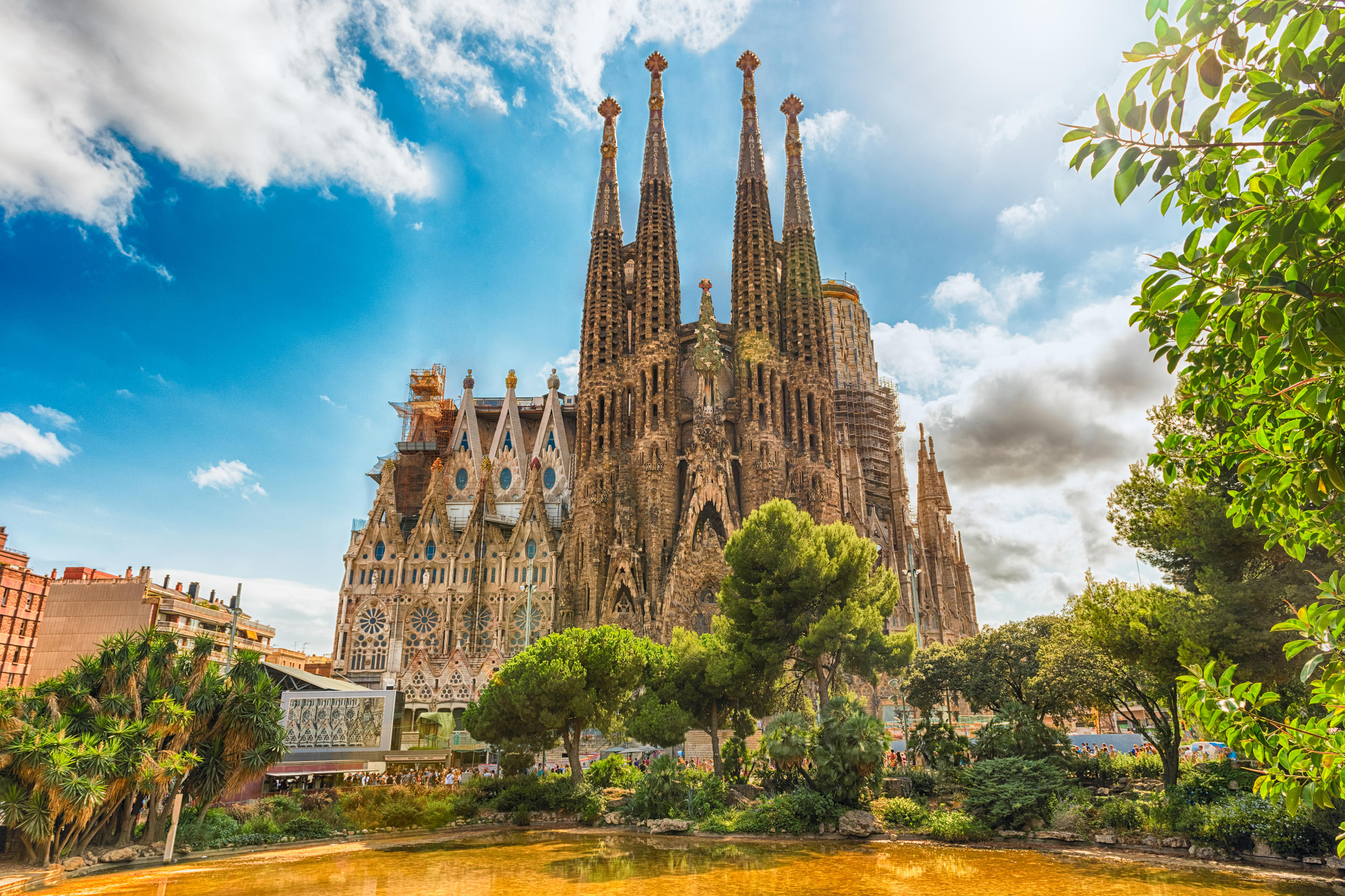 La Sagrada Familia Overview