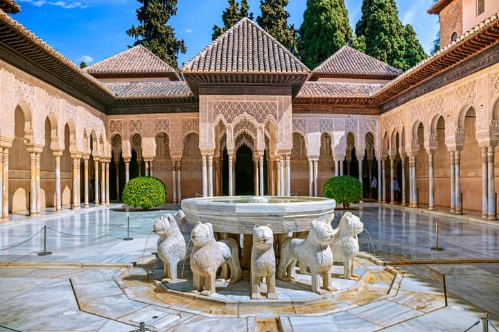 Alhambra and Nasrid Palaces: Private Tour through the Senses